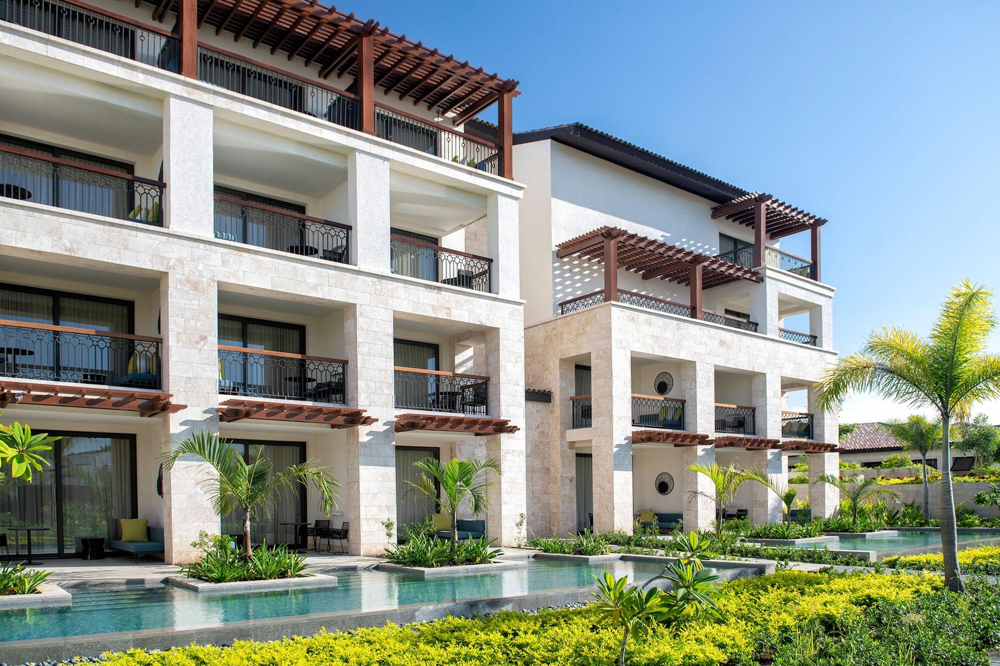 Unique Club At Lopesan Costa Bavaro Hotel Exterior photo