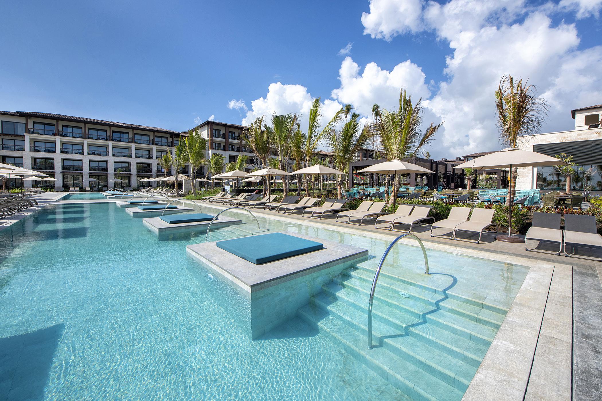 Unique Club At Lopesan Costa Bavaro Hotel Exterior photo